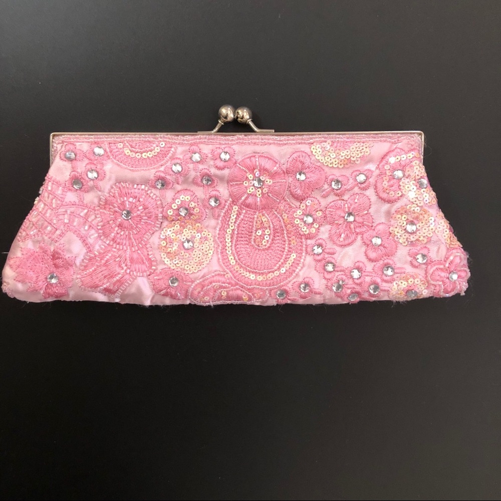 Sold ‼️ FREE W $30 purchase: PINK sequined VTG Clutch